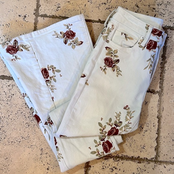 Free People Driftwood Farrah Printed White Flare  Embroidered Floral Jeans - Picture 6 of 7